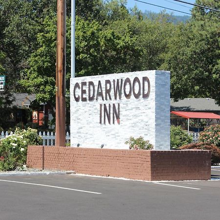 Cedarwood Inn Of Ashland Exterior photo