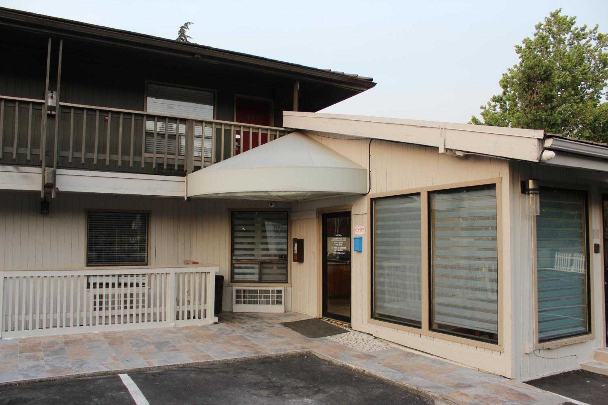 Cedarwood Inn Of Ashland Exterior photo