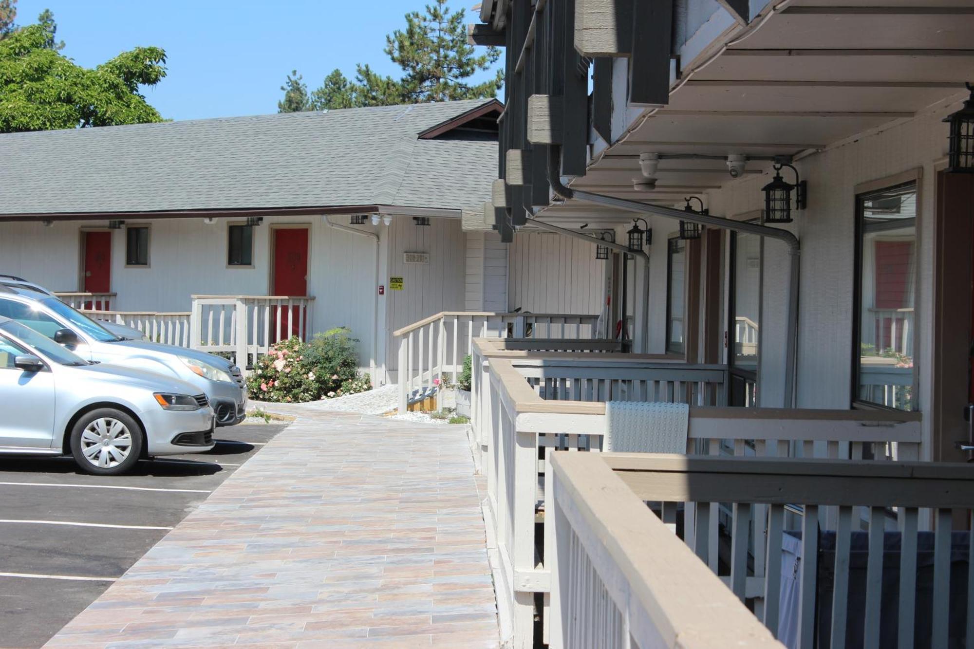 Cedarwood Inn Of Ashland Exterior photo