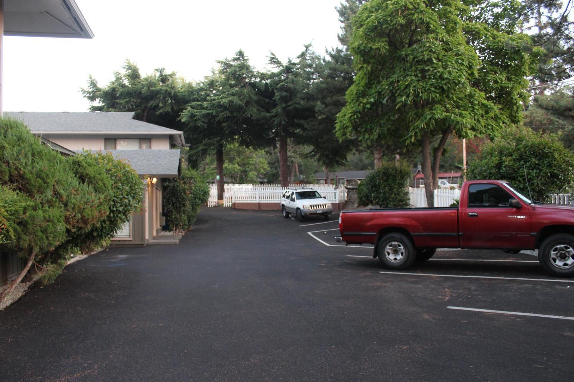 Cedarwood Inn Of Ashland Exterior photo