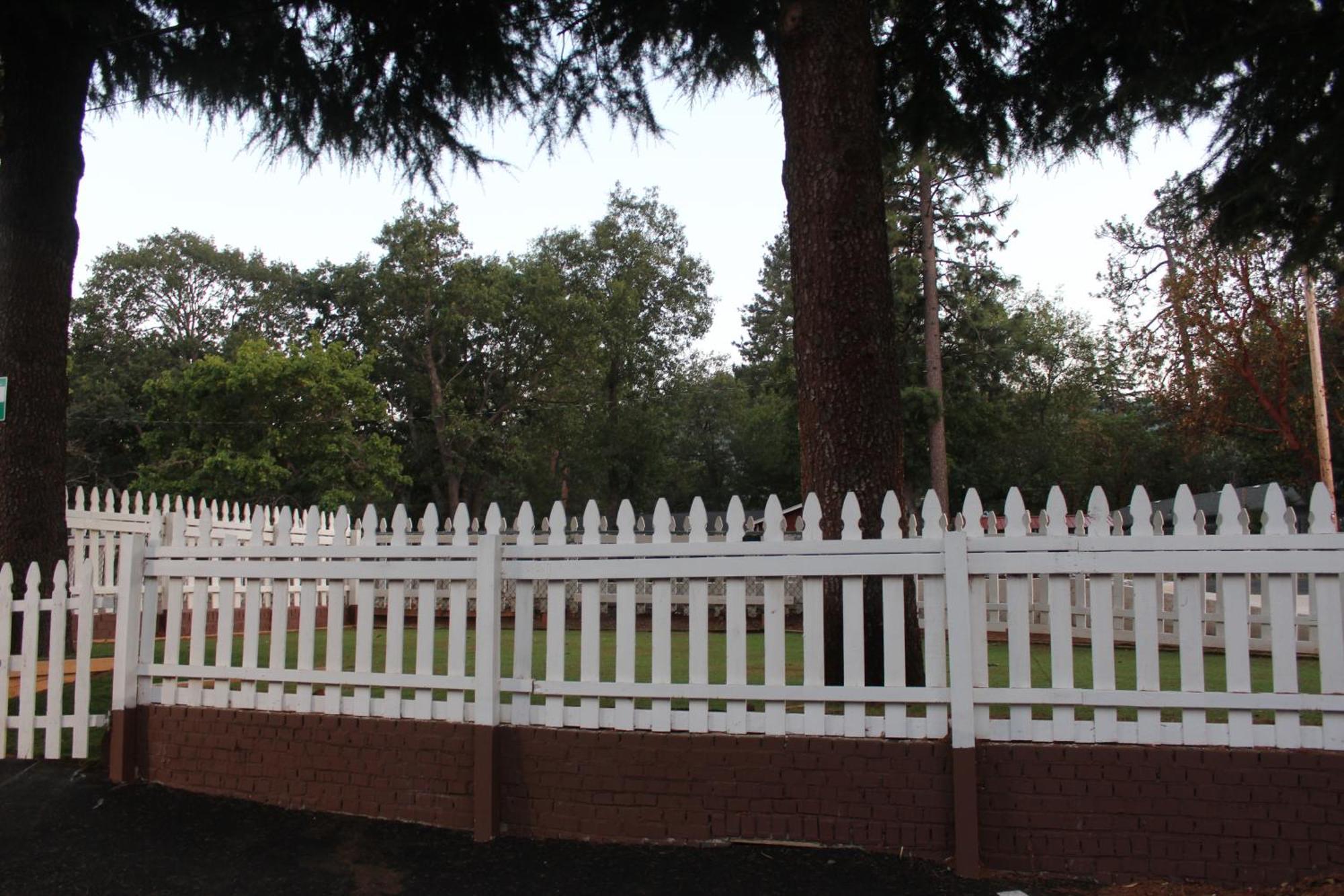 Cedarwood Inn Of Ashland Exterior photo